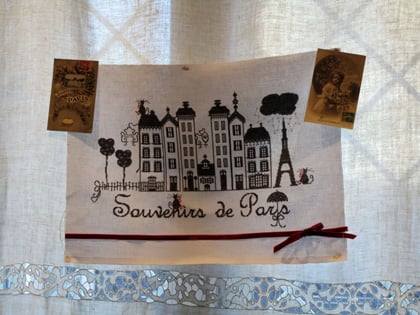 SAL Lili violette - Page 4 Souvenirs-de-paris-lilli-violette