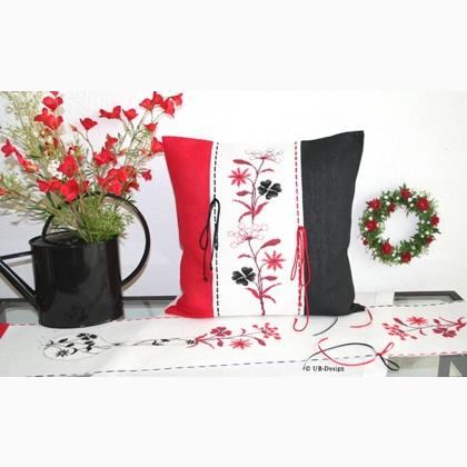 Runner and pillow - A vase for the band