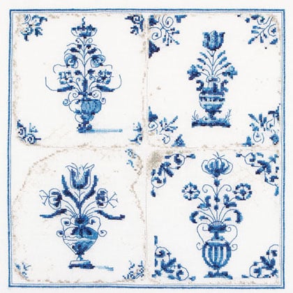 Antique Tiles: Vases - Aida