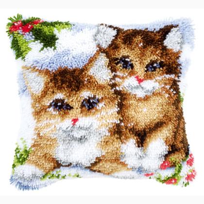 Kittens in the snow Cushion
