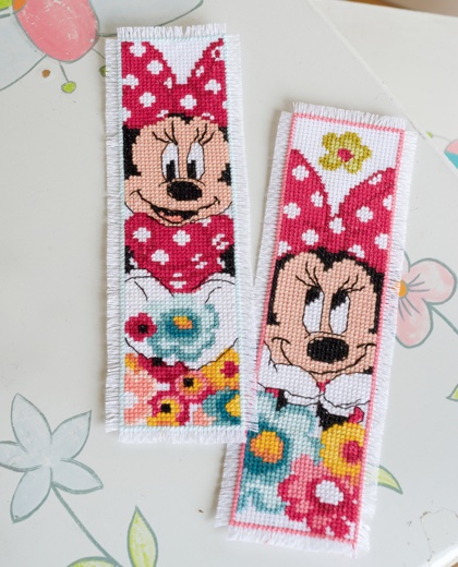 Bookmark - Minnie Daydreaming (2)