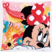 Front Cushion: Minni Pst I have a secret