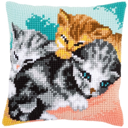 Front Cushion: Cute Kittens