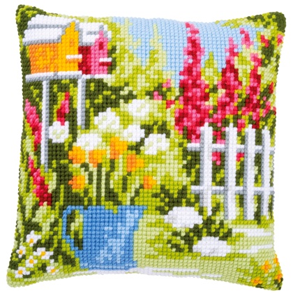 Front Cushion: In My Garden
