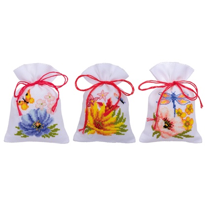 Potpourri bags: Colourful flowers