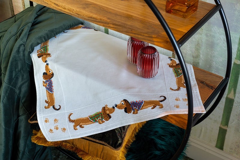 人気沸騰】 新品Zen Creative Designs Decorative Cotton Tablecloth Polka Dots Print  (58