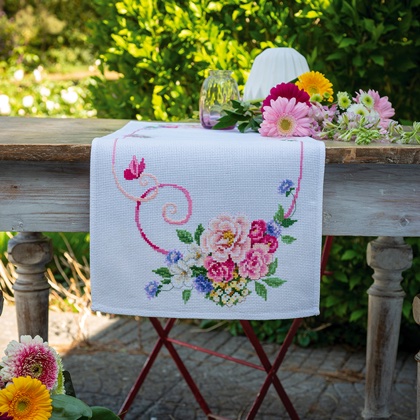 Runner - Classic Flower Bouquet