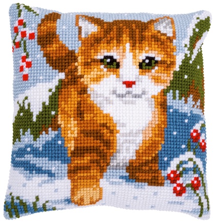 Front Cushion: Cat in the Snow