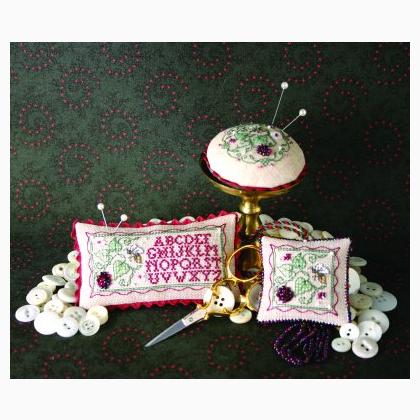 Blackberries & Bees Trio Needlework Accessories