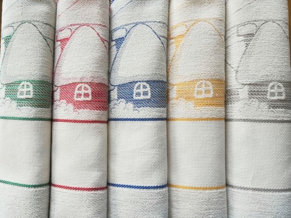 https://www.casacenina.com/catalog/images/img_258/packshot/142817/2_snow-kitchel-towel-cb06e.jpg