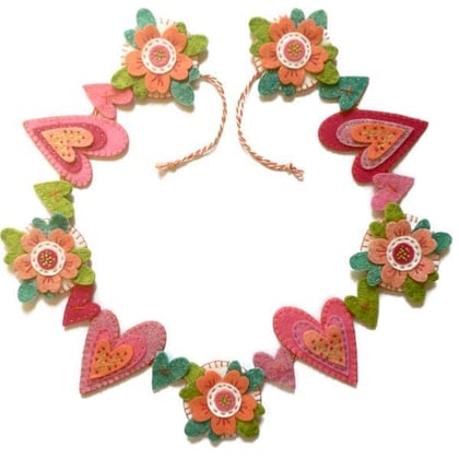 Flowers and Hearts Garland Felt kit