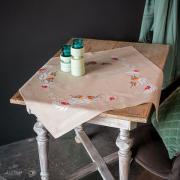 Squared Tablecloth - Robins in Winter