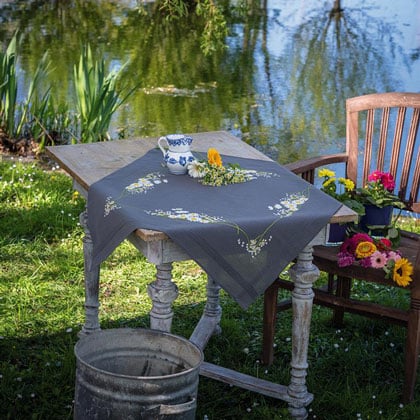 Squared Tablecloth - Daisies