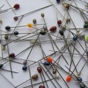 Steel pins with mixed-color head