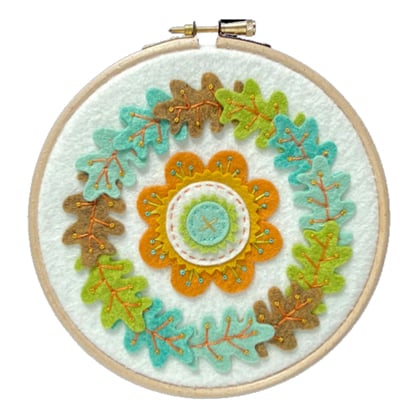 Felt Kit - Autumn leaves and flower - with frame