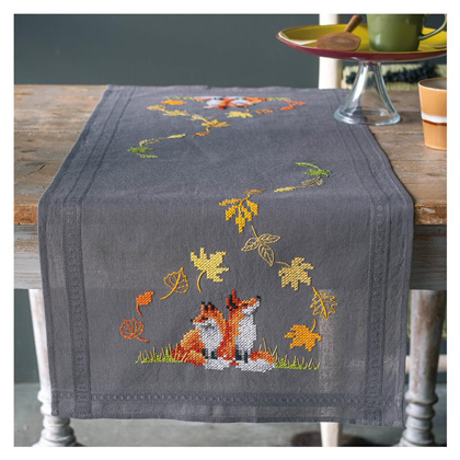 Runner - Foxes in autumn