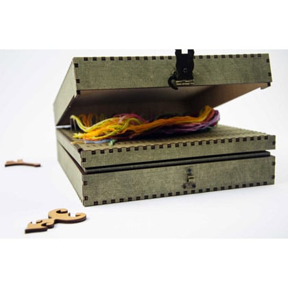 Needle organizer and yarn holder  - 210 holes - Spruce