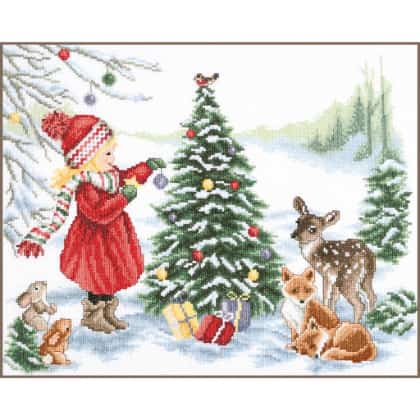 Decorating for Christmas - Aida
