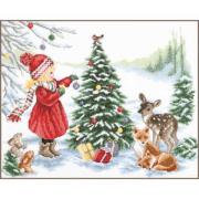 Decorating for Christmas - Aida