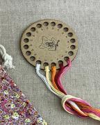 Round Thread organizer