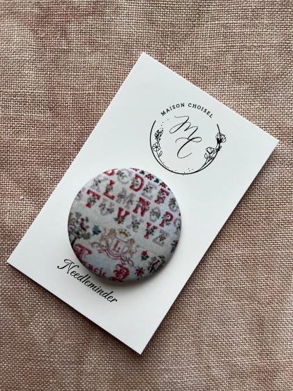 Needle Minder - Lucie Nuret
