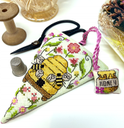 Beehive Scissor Case