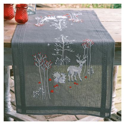 Runner - Forest animals in winter