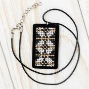 Pendant - White and gold