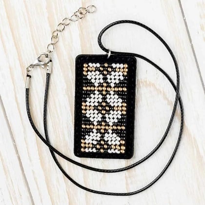 Pendant - White and gold