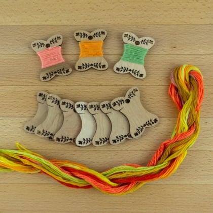 Wooden Thread Bobbins - Flower (50)