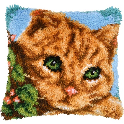 Cushion - Cat in tree