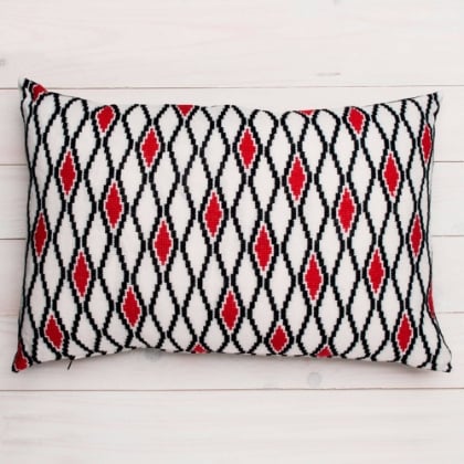 Pillow - White and red diamonds