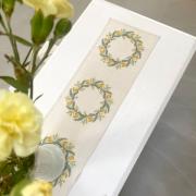 Tabel Runner - Tulip wreath