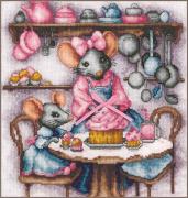 A micey sweet cupcake