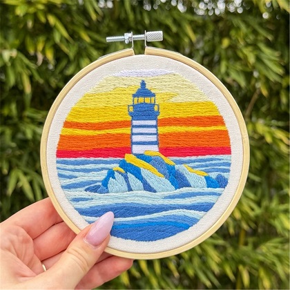 Phare au crepuscule