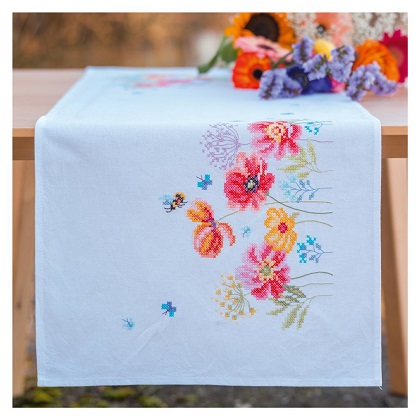 Runner - Poppies and wildflowers