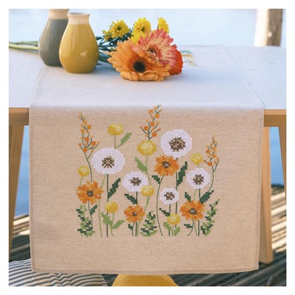 Runner - Fluff flowers